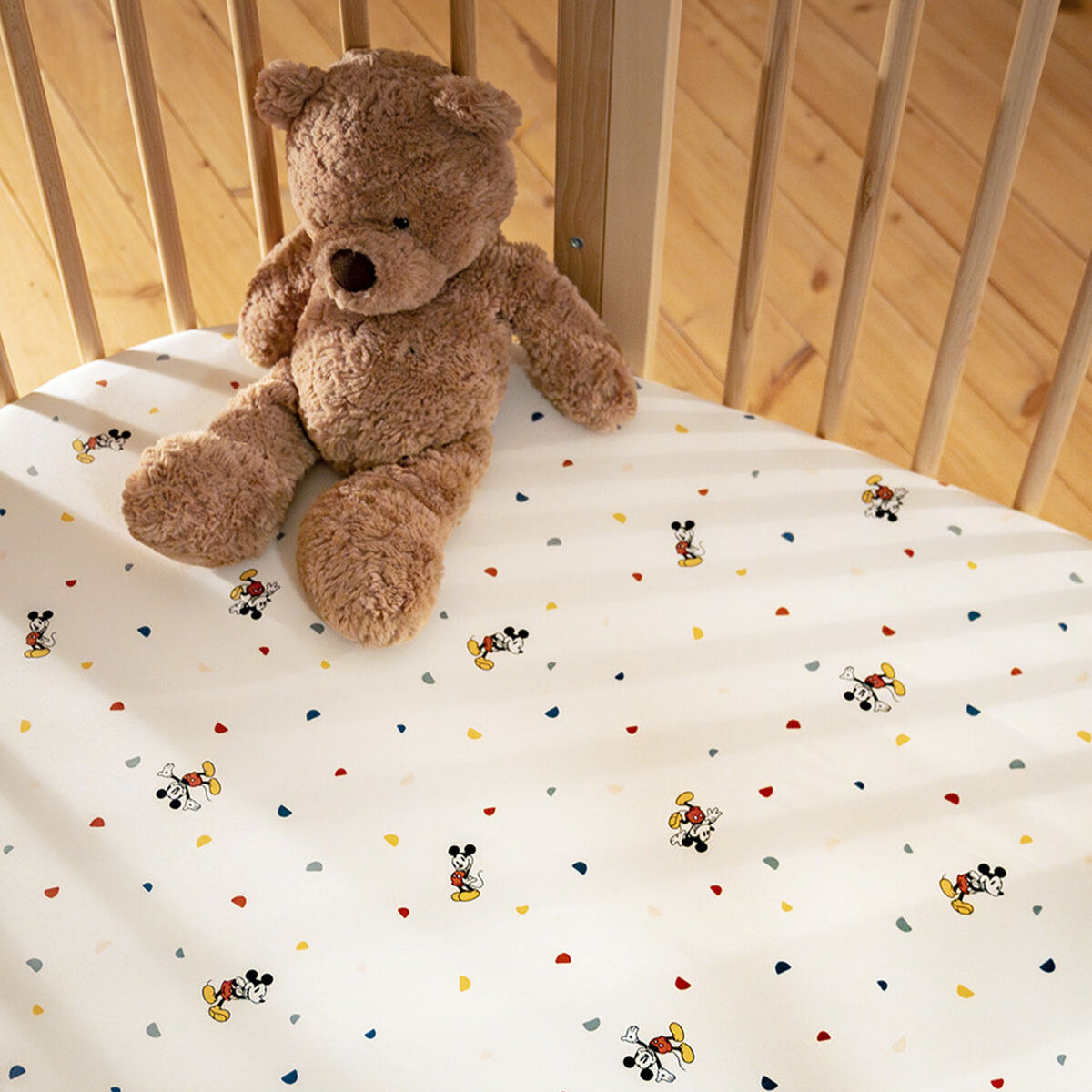 Stokke® Sleepi™ V3 Mini Fitted Sheet (Mickey Celebration)